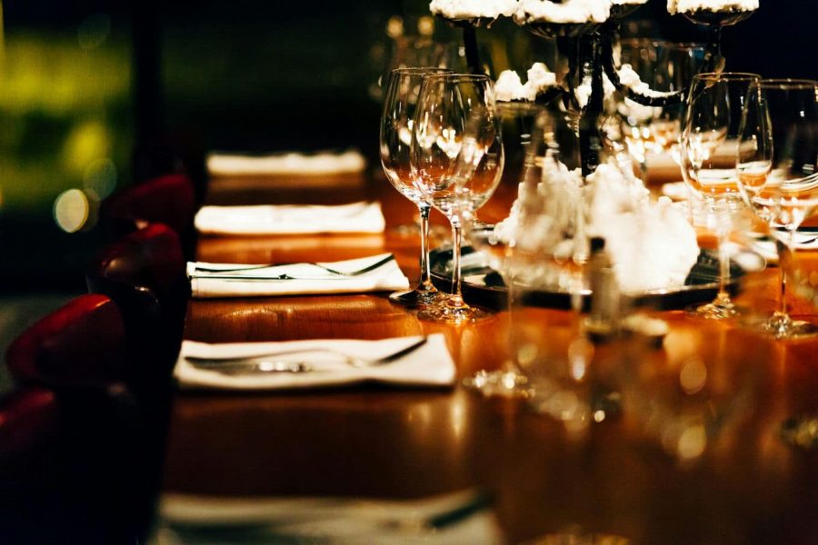 zastawa-na-stole-w-restauracji-2920384466